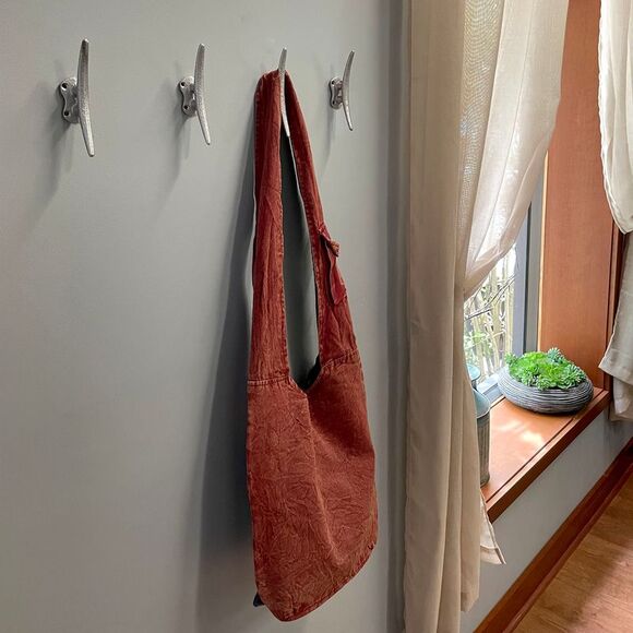 Set of 4 Silver Finish Cast Iron Cleat Wall Hooks/Drawer Pulls - Picture 2 of 6